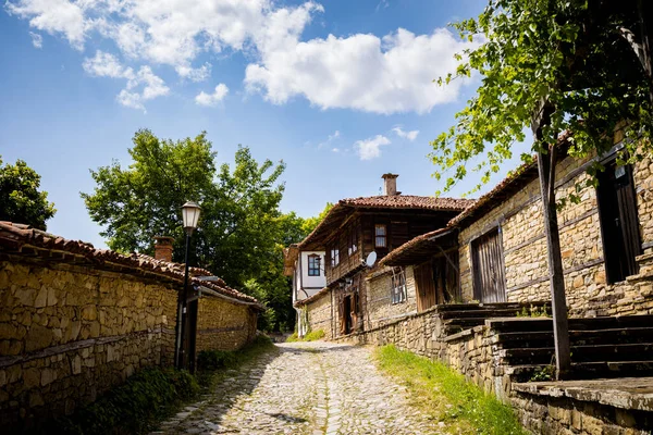 Verão Marco Foto Antiga Autêntica Aldeia Búlgara Zheravna Paisagem Com — Fotografia de Stock