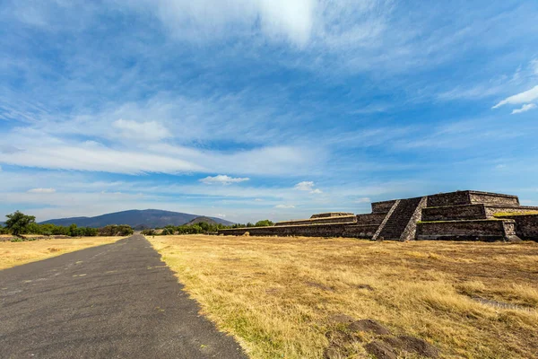 Bella Architettura Delle Piramidi Teotihuacan Messico Paesaggio Con Bel Cielo — Foto Stock