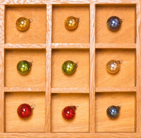 Ornamenti natalizi in scatola ombra argento — Foto Stock