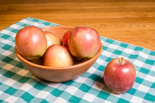 Fuji apples in a wooden bowl — Stock Photo, Image
