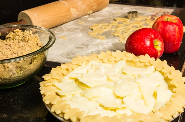 Almás pite készen sütni almával — Stock Fotó