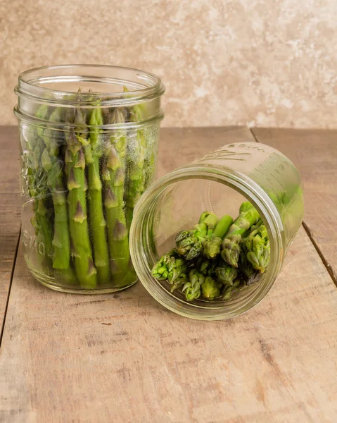 Spargelgläser in Dosen — Stockfoto