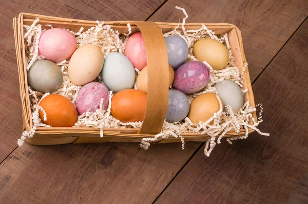Naturally dyed Easter eggs for holiday — Stock Photo, Image