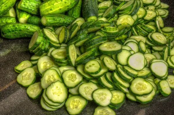 Sottaceti o cetrioli appena affettati — Foto Stock