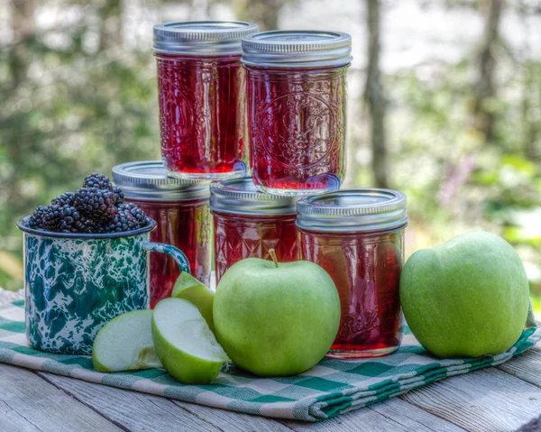 Mermelada de manzana de mora casera — Foto de Stock