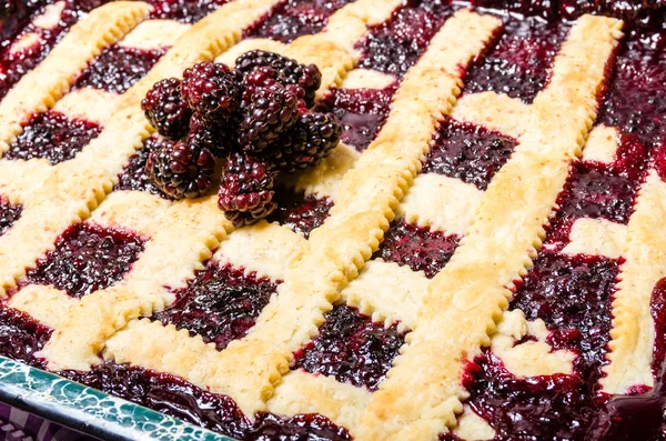 Marionberry cobbler with crossed crust — Stock Photo, Image