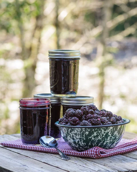 Hemlagad marionberry sylt eller marmelad — Stockfoto