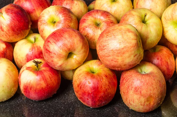 Jonagold apples on counter ready to use — Stock Photo, Image