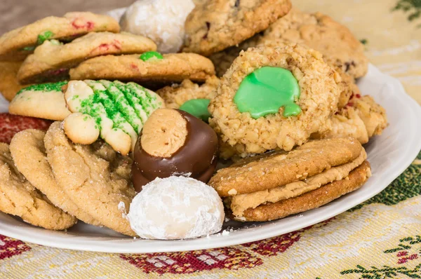 Bandeja mista ou prato de biscoitos caseiros — Fotografia de Stock