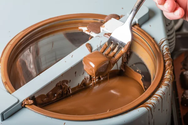 Candy maker using a coating machine — Stock Photo, Image