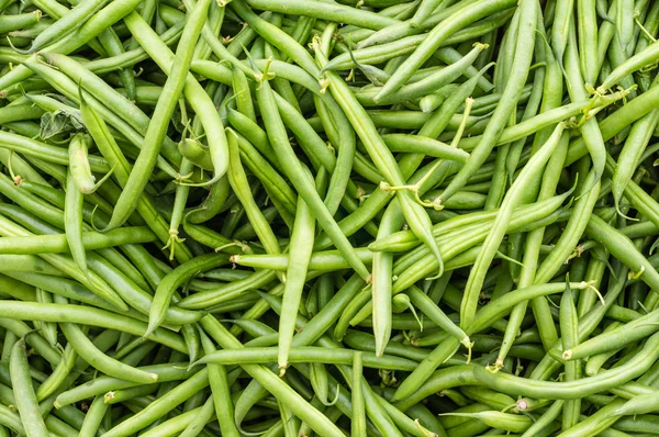 Grüne Bohnen oder Snap-Bohnen auf dem Display — Stockfoto