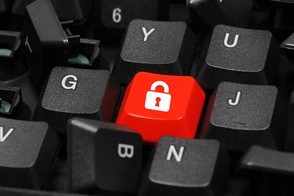 Güvenlik simgesi üzerinde kırmızı ve siyah klavye düğme