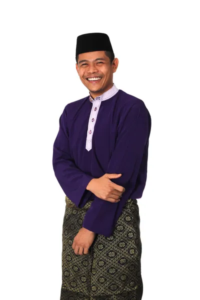 Ásia muçulmano masculino com tradicional malaio traje — Fotografia de Stock