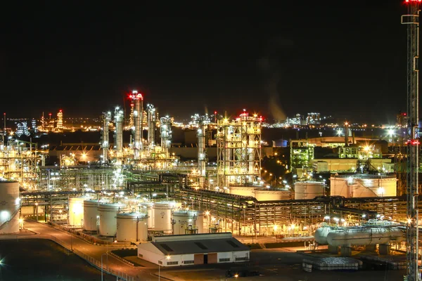 Night scene of chemical plant — Stock Photo, Image