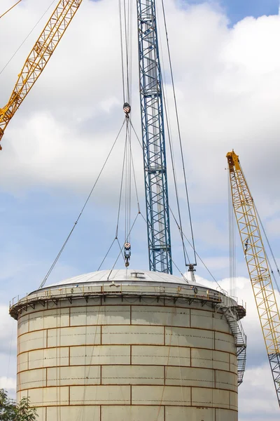 Construcción del tanque de almacenamiento —  Fotos de Stock