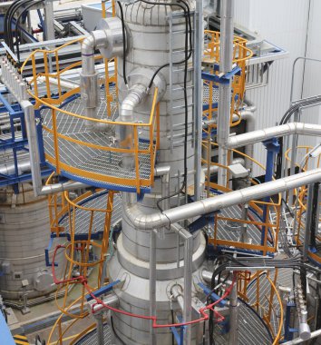 rafineri kule petrol ve kimya fabrikası