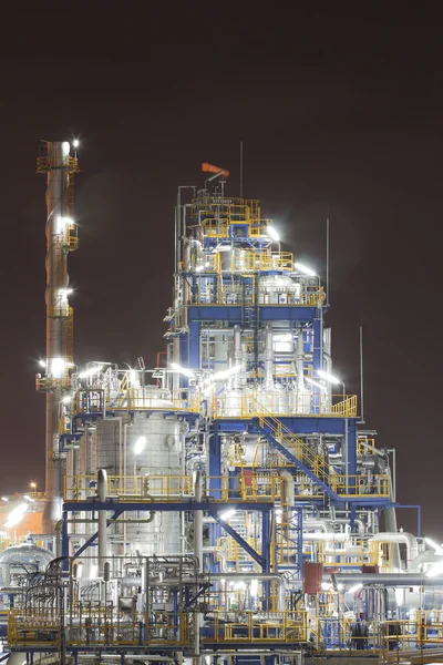 Chemische Industrieanlage in der Nacht — Stockfoto