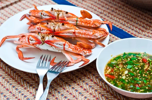 Granchi al vapore con salsa piccante, frutti di mare della Thailandia — Foto Stock