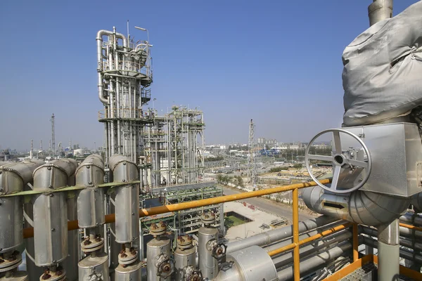 Öl und chemische Industrieanlagen — Stockfoto