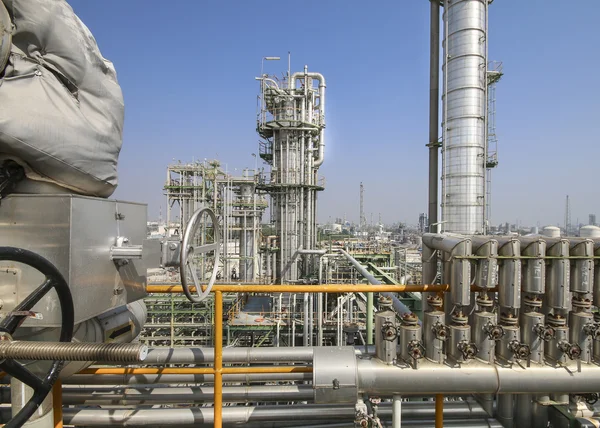 Planta industrial petrolífera e química — Fotografia de Stock