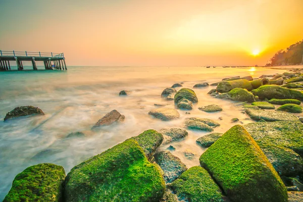 Image de la nature de la mer et de la côte rocheuse — Photo