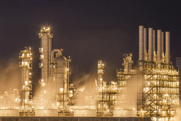 Water vapor from cooling tower in chemical plant — Stock Photo, Image