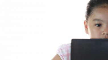 çocukları bilgisayar ile