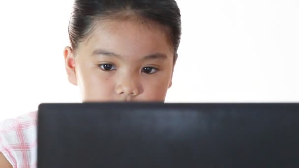 Kinder mit Computer — Stockvideo