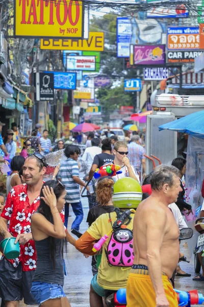 Pattaya city, thailand - 19 april 2014: viering van thai nieuwe — Stockfoto