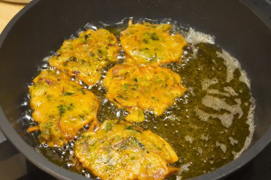 Pakora aperatifler kızartma bir uyandım