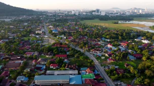 Luftangriff Auf Das Malaiische Dorf Tanah Liat Morgen — Stockvideo