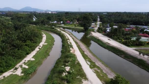 Vista Aérea Malaios Kampung Perto Rio — Vídeo de Stock