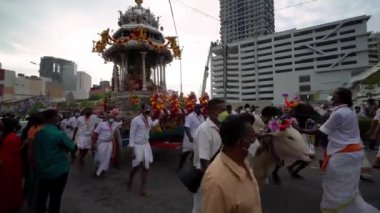 Georgetown, Penang, Malezya - 17 Ocak 2022: İnekler tarafından taşınan gümüş savaş arabası