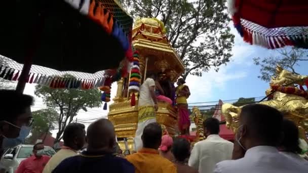 Georgetown Penang Malaysia Januar 2022 Hindu Priester Tragen Gesichtsmaske Und — Stockvideo