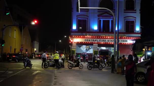 Georgetown Penang Maleisië Jan 2022 Politieagenten Controleren Het Verkeer Weg — Stockvideo