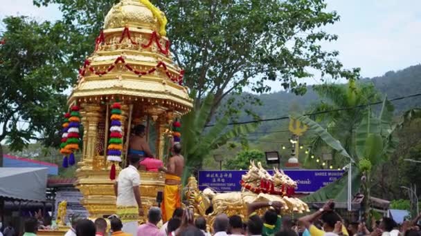 Georgetown Penang Malezya Ocak 2022 Hindu Dindarlar Rahiplerin Altın Renkli — Stok video
