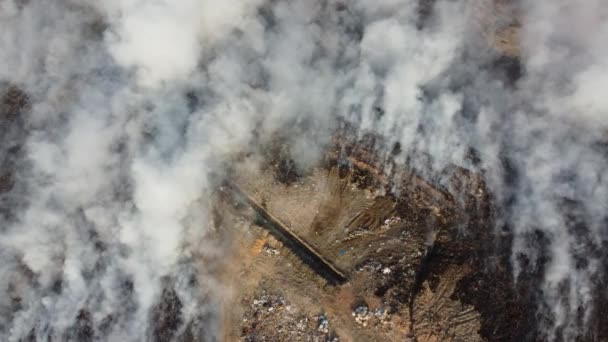 Vista Aerea Rilascio Fumo Bianco Durante Fuoco Selvaggio Che Brucia — Video Stock