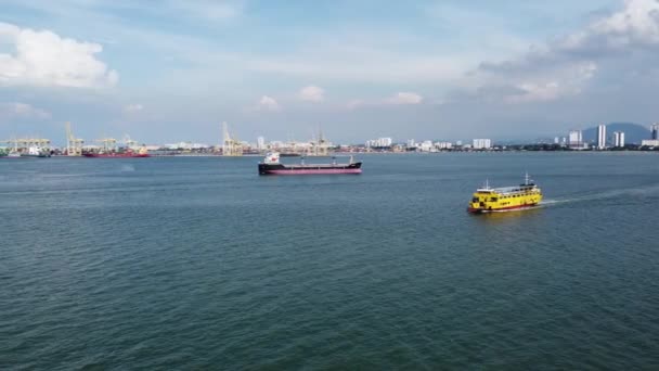 Georgetown Penang Maleisië Nov 2021 Luchtfoto Geel Roro Ferry Verhuizing — Stockvideo