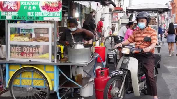 Georgetown Penang Malajzia December 2021 Emberek Maszkot Viselnek Utcai Élelmiszer — Stock videók