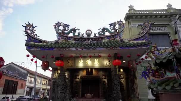 マレーシア ペナン州ジョージタウン2021年12月6日 中国の赤い提灯で飾られたヤップ コンシへゆっくりと移動 — ストック動画