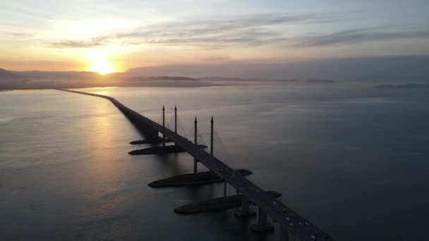 大清早 槟城大桥的车辆超载 — 图库视频影像