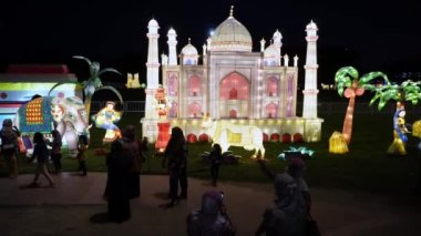 Georgetown, Penang, Malezya - 06 Aralık 2021: Geceleri Hindistan Camii 'nin ışıklandırılması