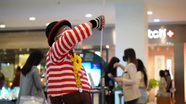 Georgetown Penang Malaysia Dec 2021 Clown Bär Rolig Ansiktsmask Spela — Stockvideo