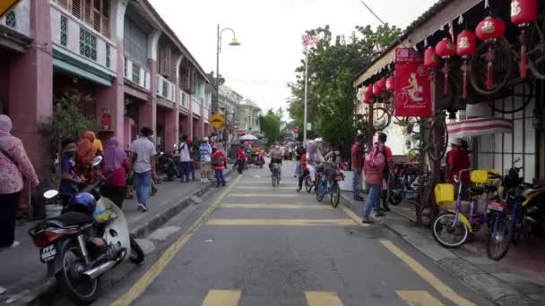 Georgetown Penang Maleisië Dec 2021 Toeristische Fiets Fietsenverhuur Armenian Street — Stockvideo