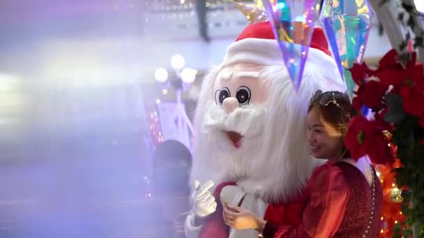 Georgetown Penang Malajsie Prosince 2021 Lidé Fotí Maskota Santa Clause — Stock video