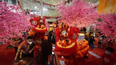 Georgetown, Penang, Malezya - Şubat 05 2022: Aslan dansı performansıyla Çin Yeni Yılı Kutlaması