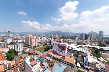 Georgetown, Penang, Malezya - Haziran 03: 2017: Mavi güneşli bir günde yüksek açılı bir otel manzarası