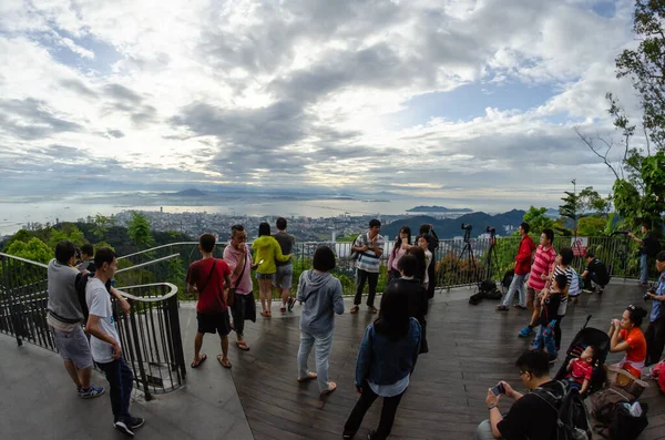 Georgetown Penang Malásia Janeiro 2017 Multidão Pessoas Visitam Ponte Penang — Fotografia de Stock