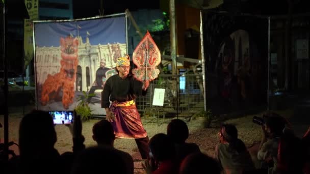 Georgetown Penang Malaisie Déc 2021 Homme Joue Danse Wayang Kulit — Video