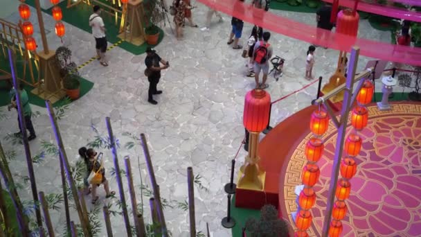 马来西亚槟城 2022年1月22日 参观金钟湾购物中心的中国新年装饰 — 图库视频影像